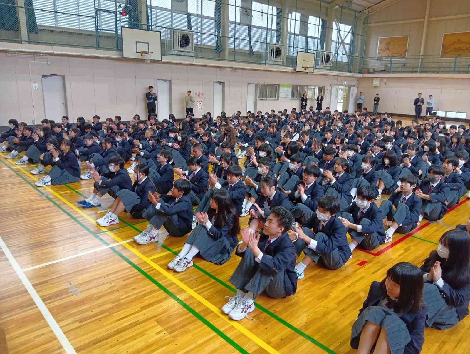 IXAuquE4i0kxYF8v6wEuPVXU2vMvTtSx8b94Nl73